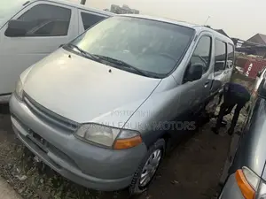 Toyota HiAce 2002 Silver