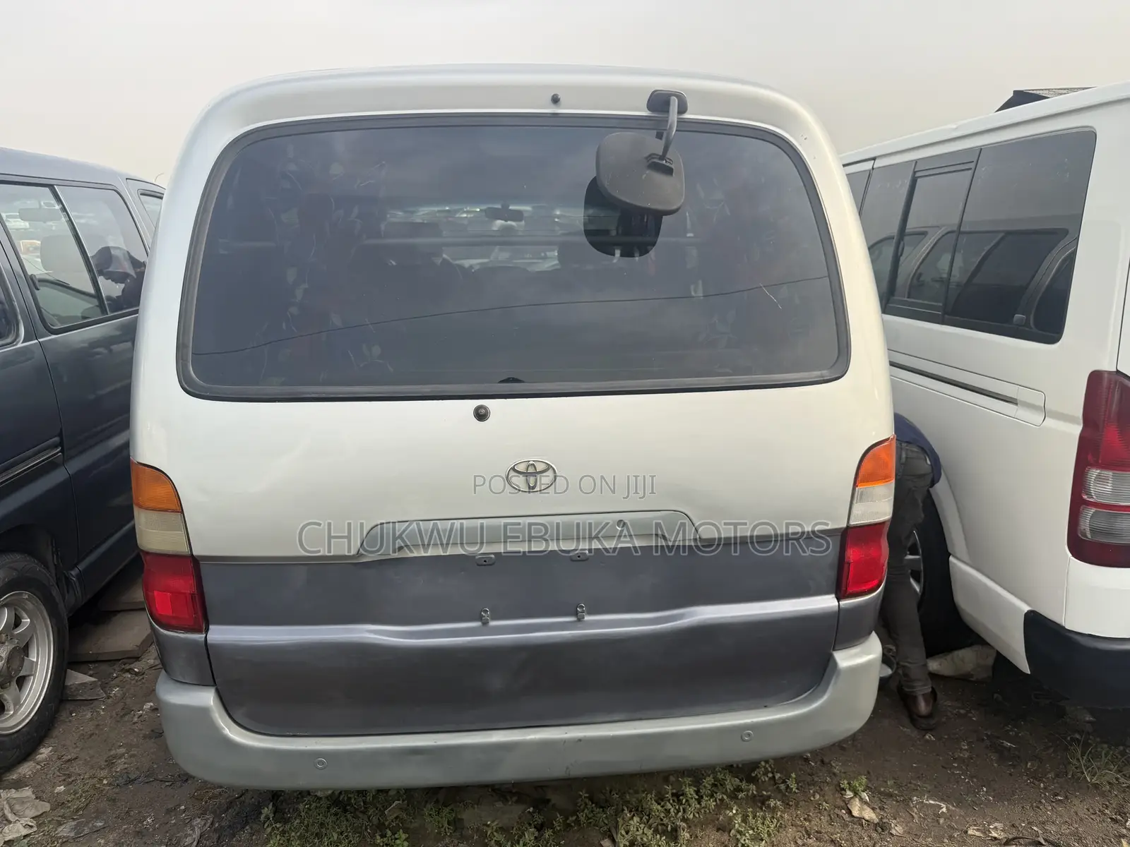 Toyota HiAce 2002 Silver