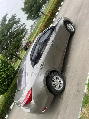 Toyota Corolla LE Premium 4dr Sedan (1.8L 4cyl CVT) 2016 Silver