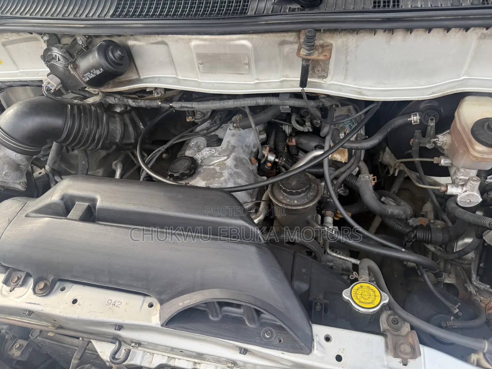 Toyota HiAce 2002 Silver