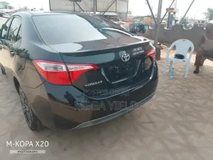 Toyota Corolla S 4dr Sedan (1.8L 4cyl CVT) 2015 Black