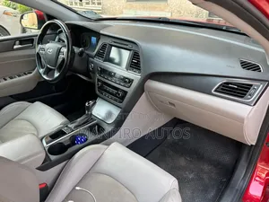 Hyundai Sonata Sport 2.0T Sedan FWD (2.0L 4cyl 6A) 2017 Red