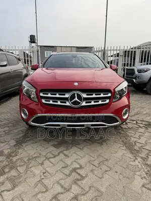 Mercedes-Benz GLA 250 2018 Red