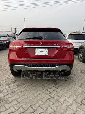 Mercedes-Benz GLA 250 2018 Red