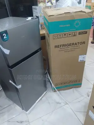 Sleek Silver Finish: The Hisense 172dr 124l Top-Freezer Refrigerator