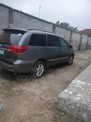 Toyota Previa 2005 Grey