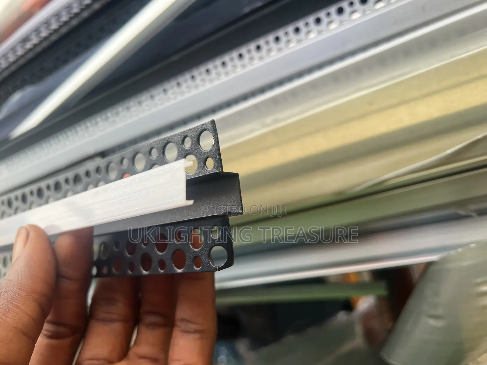 Double Hand Profile Bk