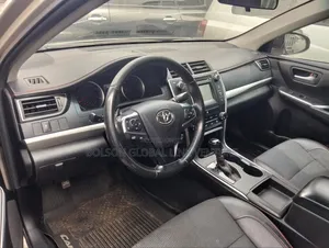 Toyota Camry SE 4dr Sedan (2.5L 4cyl 6A) 2016 Gold