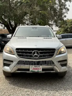 Mercedes-Benz M Class ML550 4MATIC 4dr SUV AWD (4.7L 8cyl Turbo 7A)