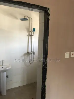 2bdrm Block of Flats in Hune Court, Lugbe District for rent