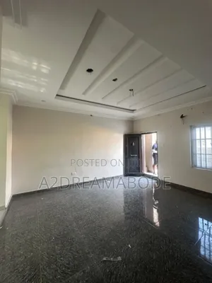 3bdrm Apartment in Gbagada for rent