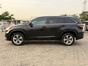 Toyota Highlander Limited V6 4x2 (3.5L 6cyl 6A) 2016 Black