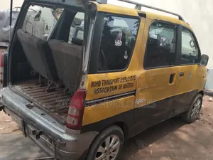 Daihatsu Hijet 2012 Yellow