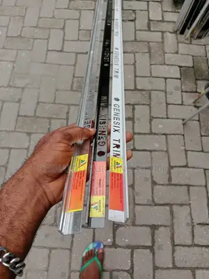 L Shape Genesis Tile Trim