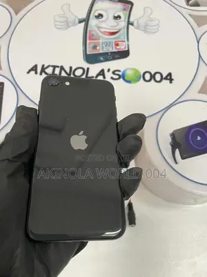 New Apple iPhone SE 64 GB Black