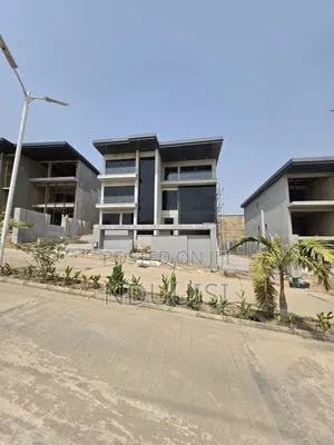 5bdrm Duplex in Guzape District for sale