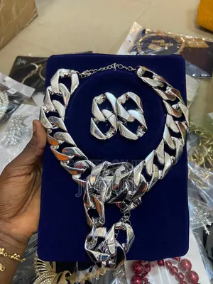 Quality Set of Silver Necklace