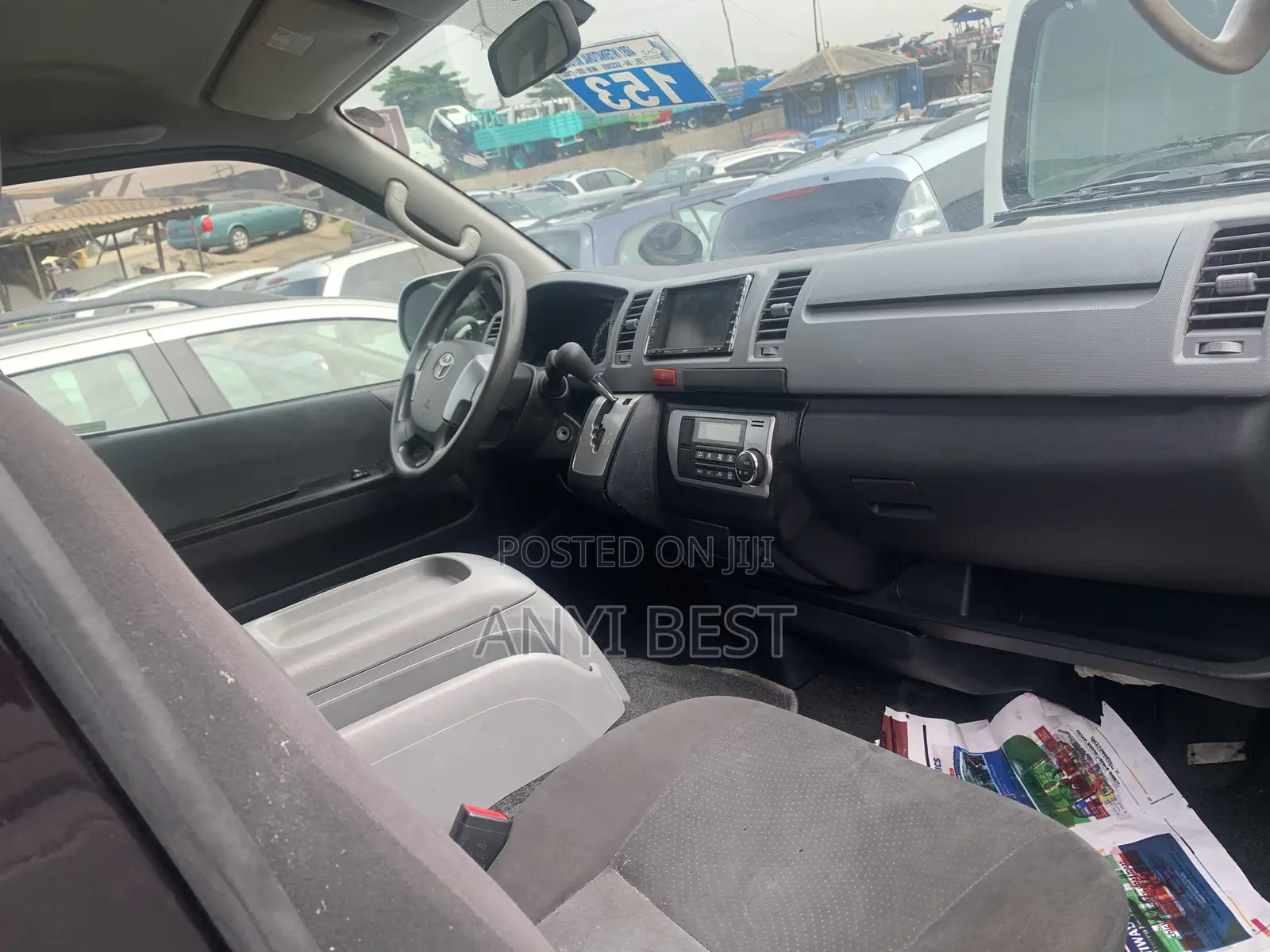 Toyota HiAce 2013 Brown