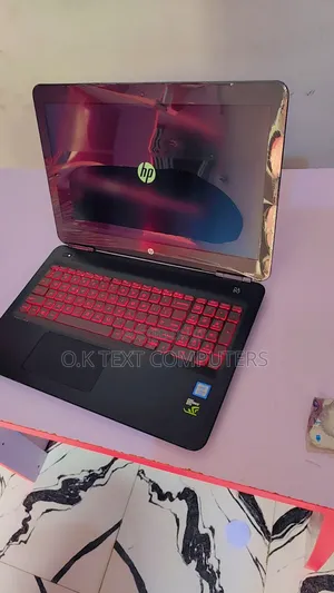 Laptop HP Pavilion 15-Eh0050wm 8GB Intel Core I5 SSD 256GB