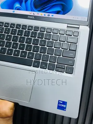Laptop Dell Latitude 5320 32GB Intel Core i7 SSD 512GB