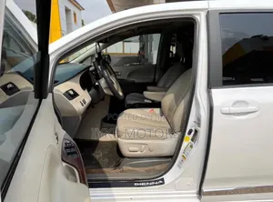 Toyota Sienna 2016 White