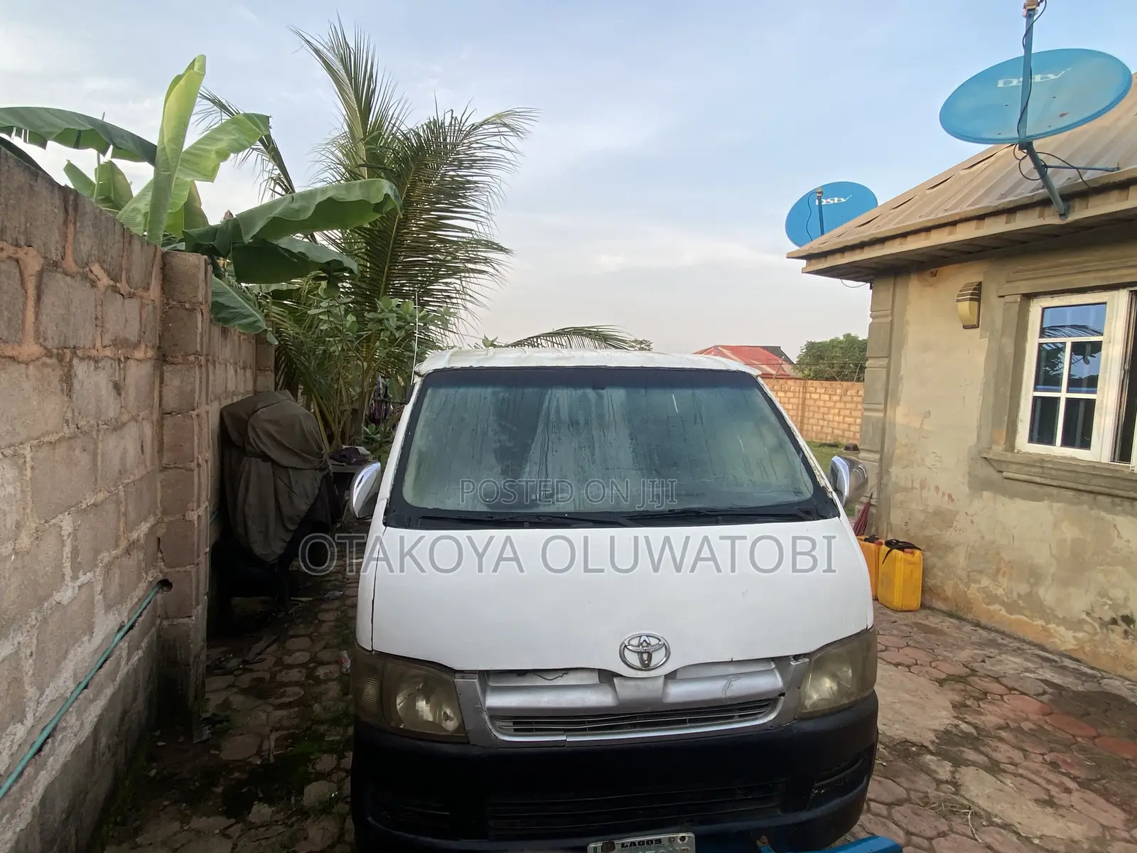 Toyota HiAce 2005 White
