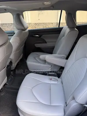 Toyota Highlander 2023 Gray