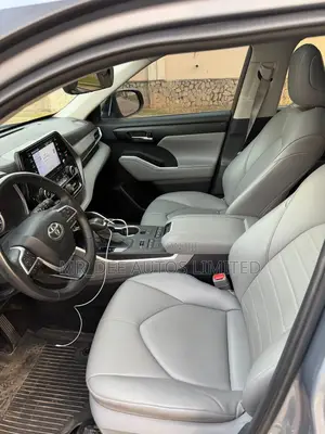 Toyota Highlander 2023 Gray