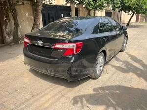 Toyota Camry XLE 4dr Sedan (2.5L 4cyl 6A) 2012 Black