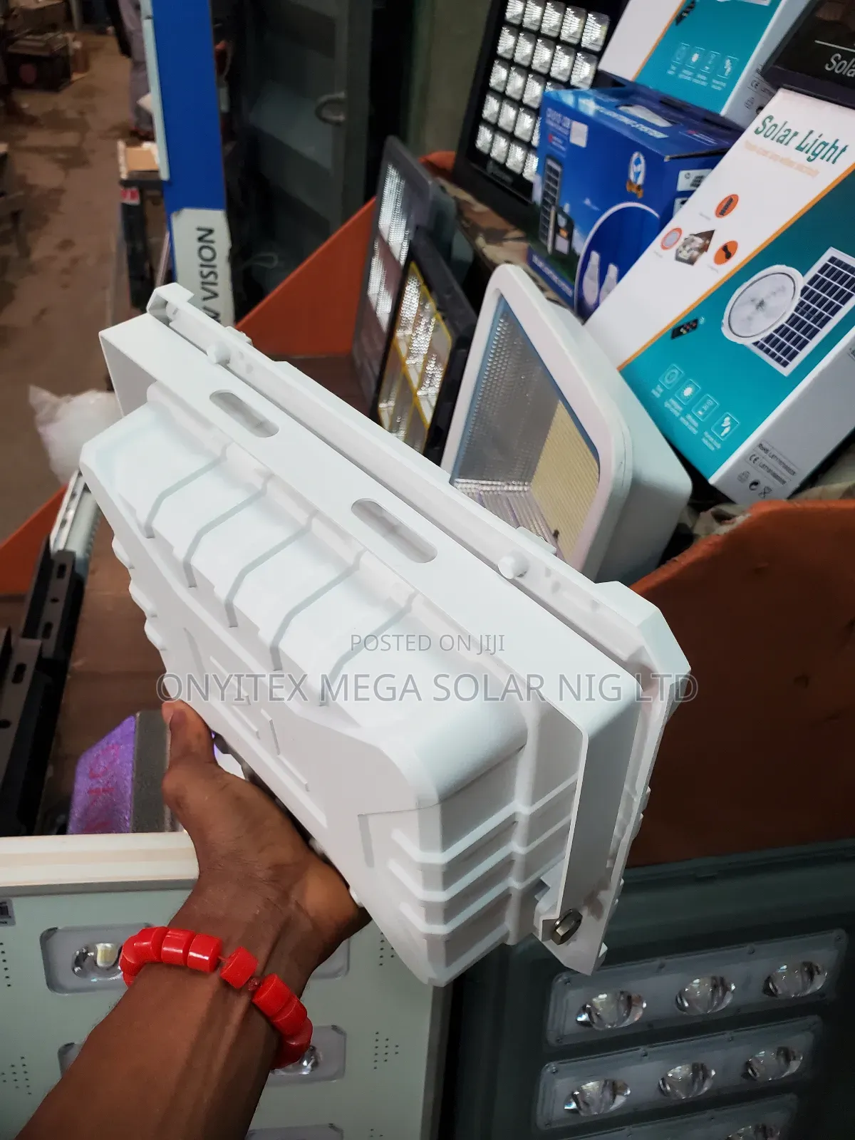 Original Solar Flood Light 200watts With Warranty