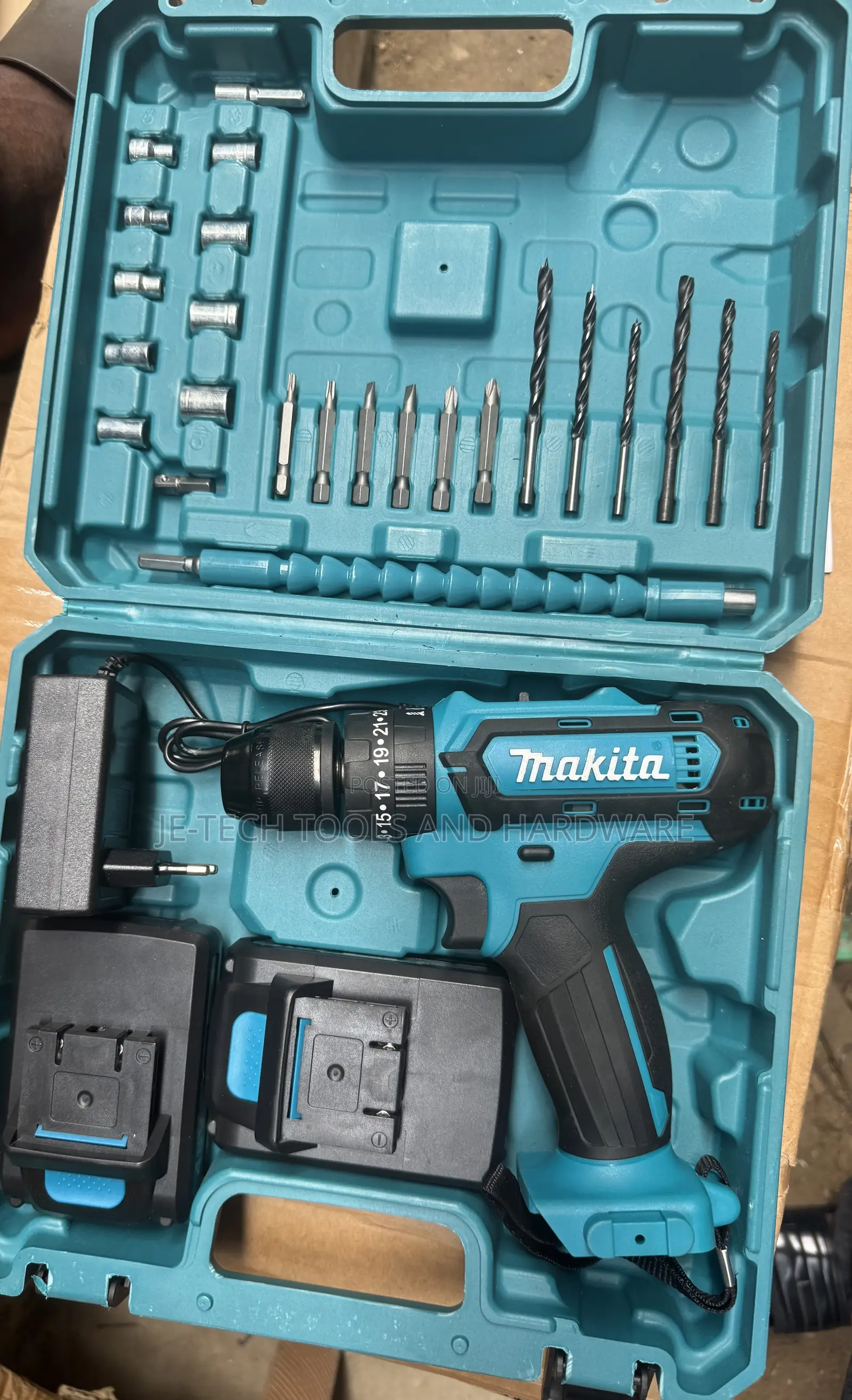 Makita Cordless Drill Kit