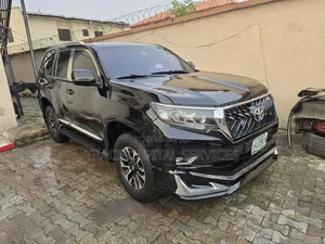 Neat Luxury Car for Rent