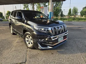 Neat Luxury Car for Rent