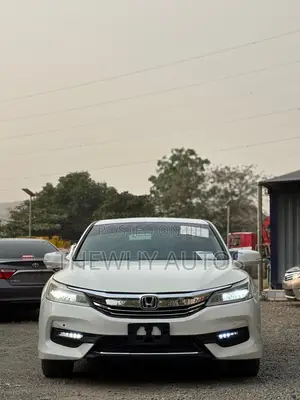 Honda Accord Touring 4dr Sedan FWD (3.5L 6cyl 6A) 2016 White