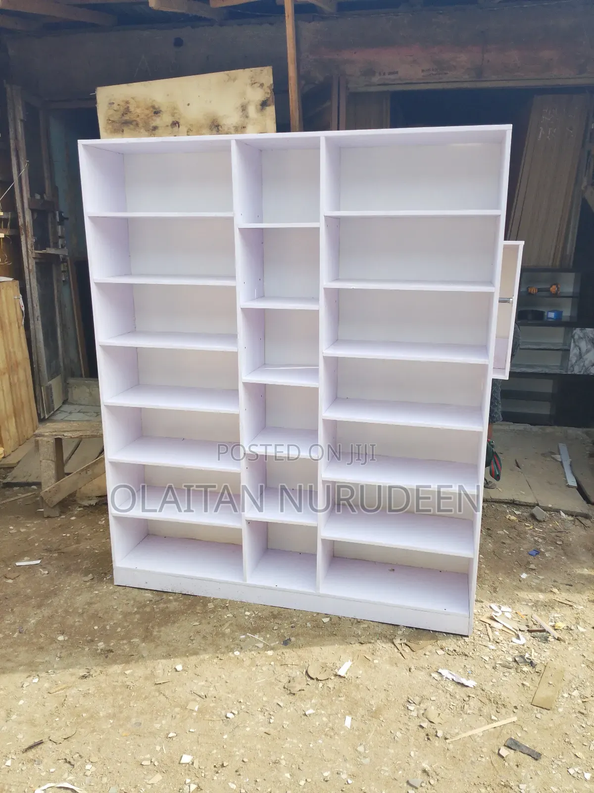 Displaying Shelves