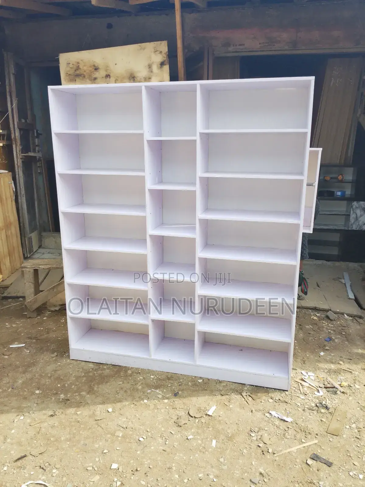 Displaying Shelves