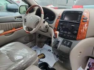 Toyota Sienna XLE Limited 2008 Gold