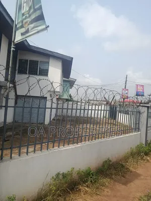 Commercial Duplex 4lease Directly on D Rd at Aare Avenue Bodija, Ibadan