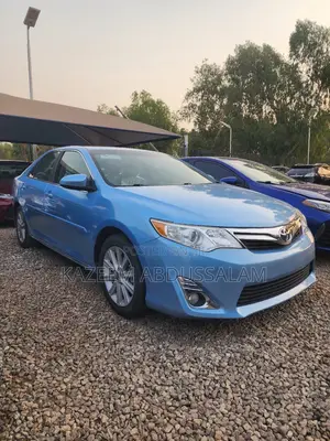 Toyota Camry XLE 4dr Sedan (2.5L 4cyl 6A) 2012 Blue