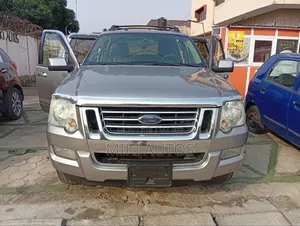Ford Explorer XLT V8 4x4 2008 Beige