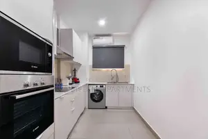 Beautiful and Cozy Luxurious 2 Bedroom Apartment .