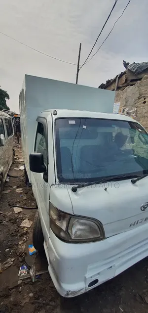 Daihatsu Hijet Truck 2012 White