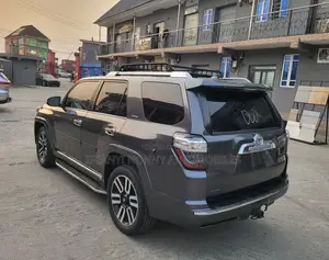 Toyota 4-Runner SR5 Premium 4dr SUV 4WD (4.0L 6cyl 5A) 2014 Gray