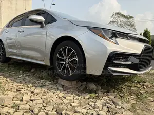 Toyota Corolla SE 2020 Silver
