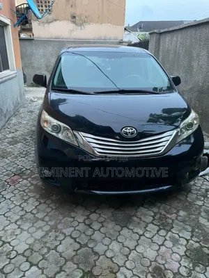 Toyota Sienna LE 7 Passenger 2010 Black