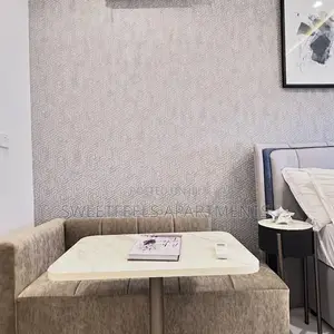 Beautiful and Luxury Studio(No Kitchennette), Pool and Mini Gym
