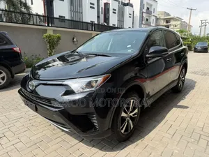 Toyota RAV4 XLE AWD (2.5L 4cyl 6A) 2017 Black