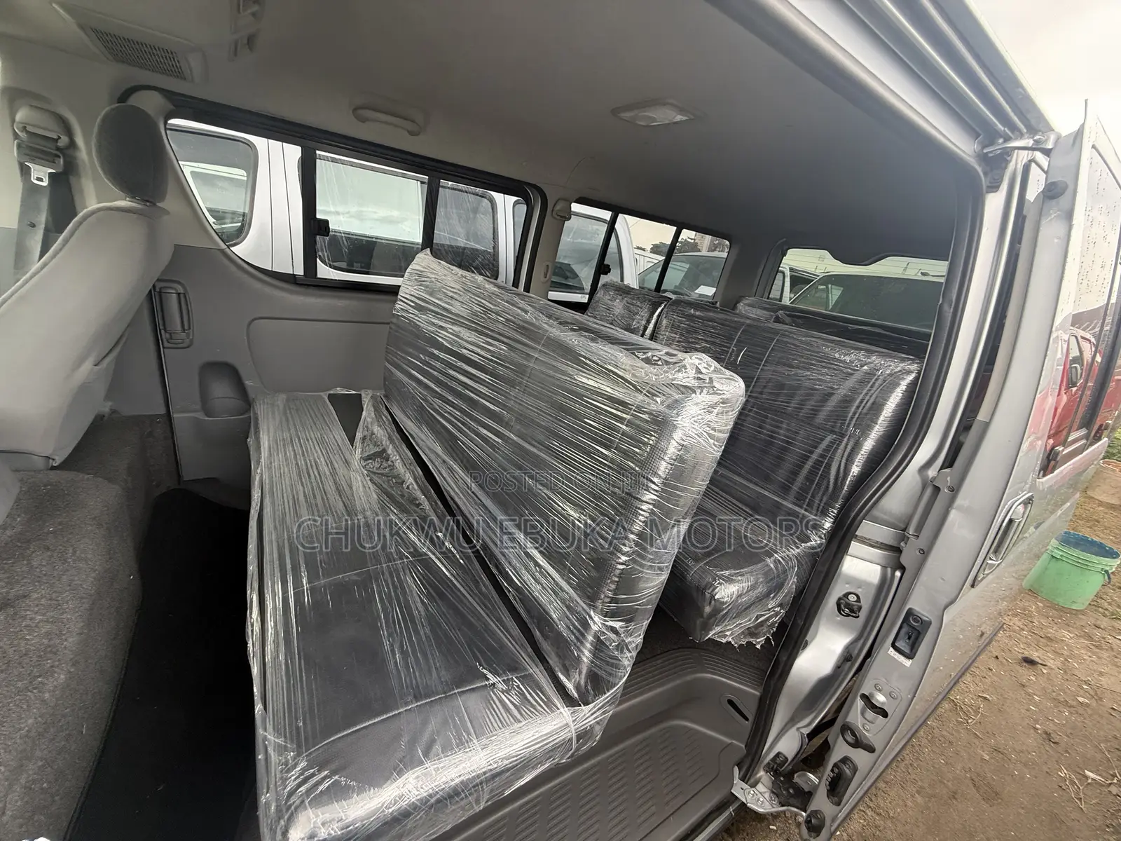 Toyota HiAce 2010 Silver