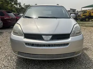 Toyota Sienna XLE 2005 Gray