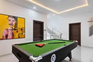 Luxurious 4 Bedroom Terrace